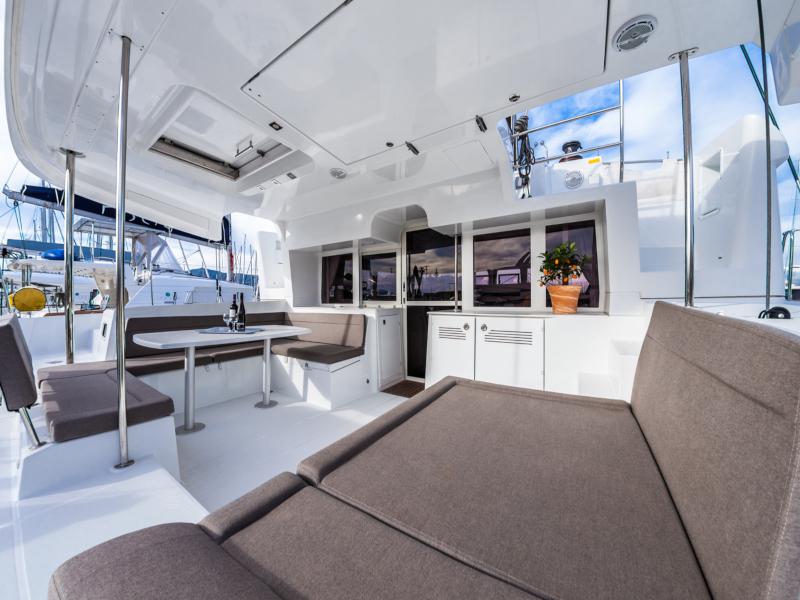 Book yachts online - catamaran - Lagoon 450 - Artemis - rent