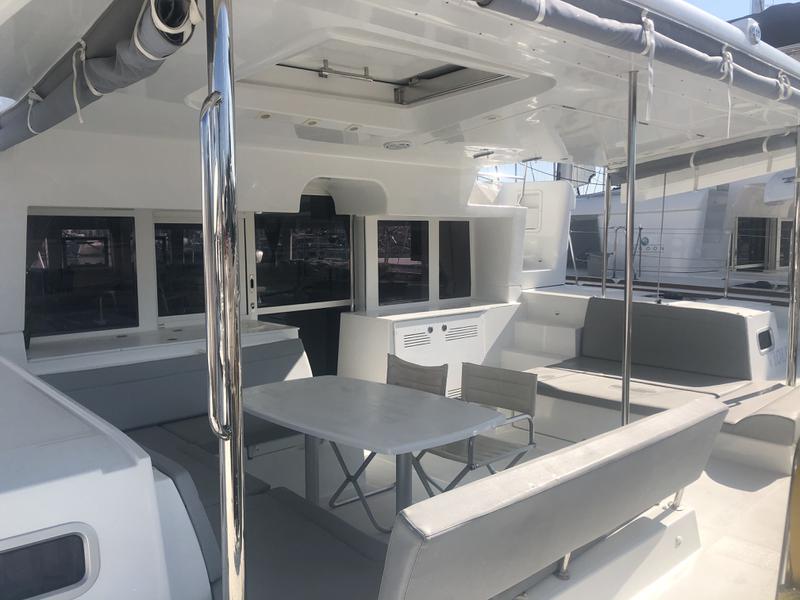 Book yachts online - catamaran - Lagoon 450 - Violetta - rent