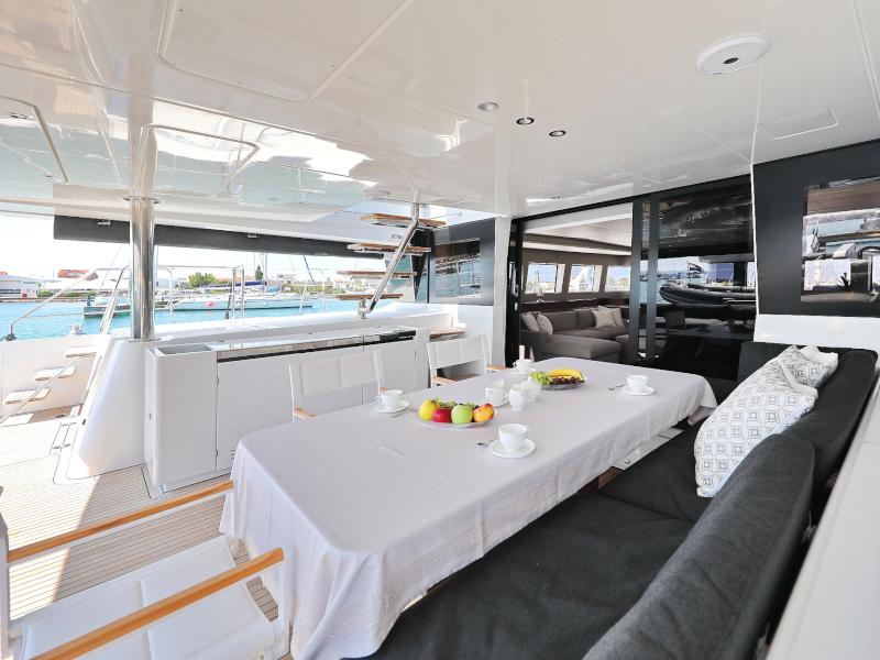 Book yachts online - catamaran - Lagoon 620 - MASTERDREAM  - rent