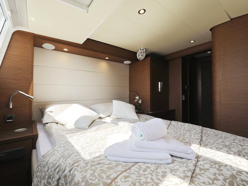 Book yachts online - catamaran - Lagoon 620 - MASTERDREAM  - rent