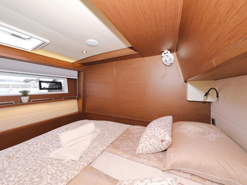 Book yachts online - catamaran - Lagoon 620 - MASTERDREAM  - rent