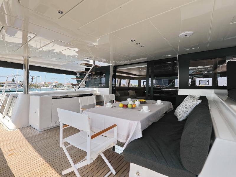Book yachts online - catamaran - Lagoon 620 - MASTERDREAM  - rent