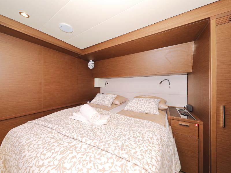Book yachts online - catamaran - Lagoon 620 - MASTERDREAM  - rent