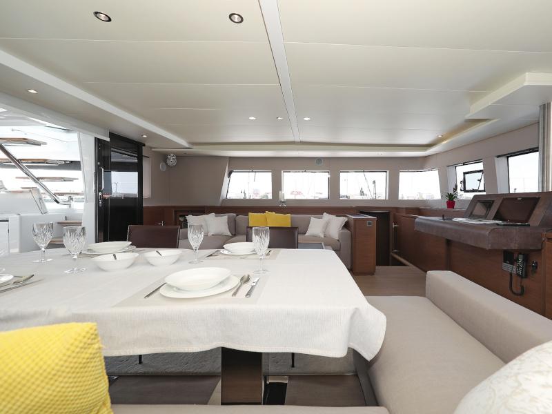 Book yachts online - catamaran - Lagoon 620 - MASTERDREAM  - rent