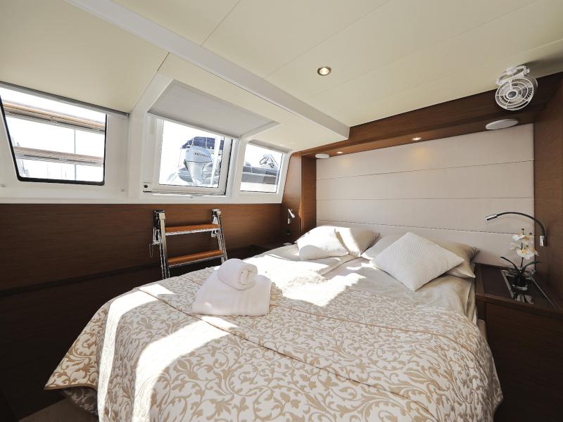 Book yachts online - catamaran - Lagoon 620 - MASTERDREAM  - rent