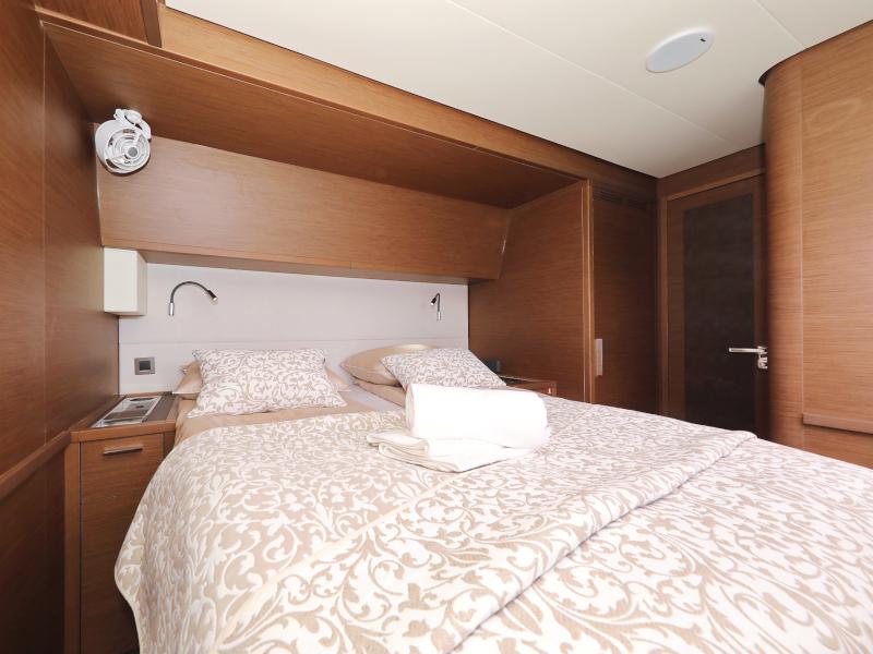 Book yachts online - catamaran - Lagoon 620 - MASTERDREAM  - rent