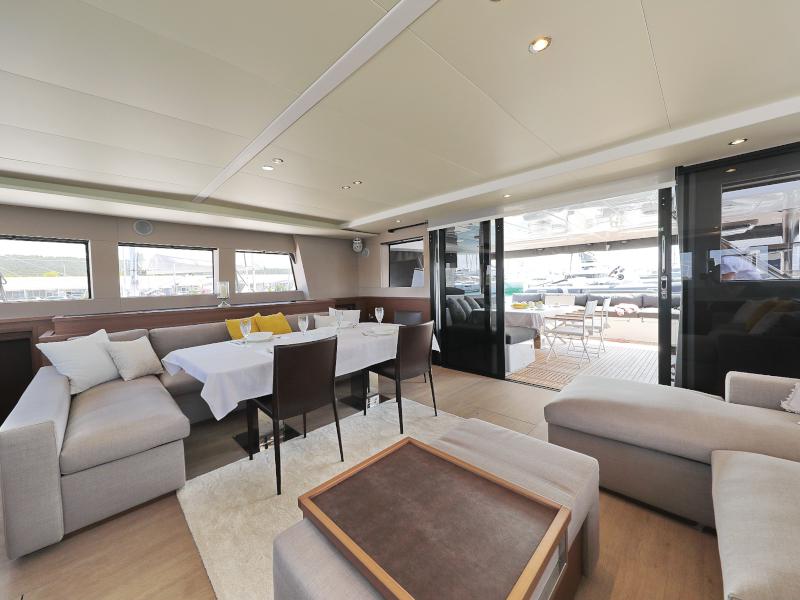 Book yachts online - catamaran - Lagoon 620 - MASTERDREAM  - rent