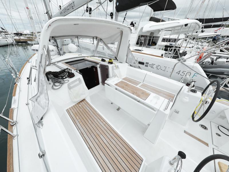 Book yachts online - sailboat - Oceanis 35.1 - IDILA  - rent