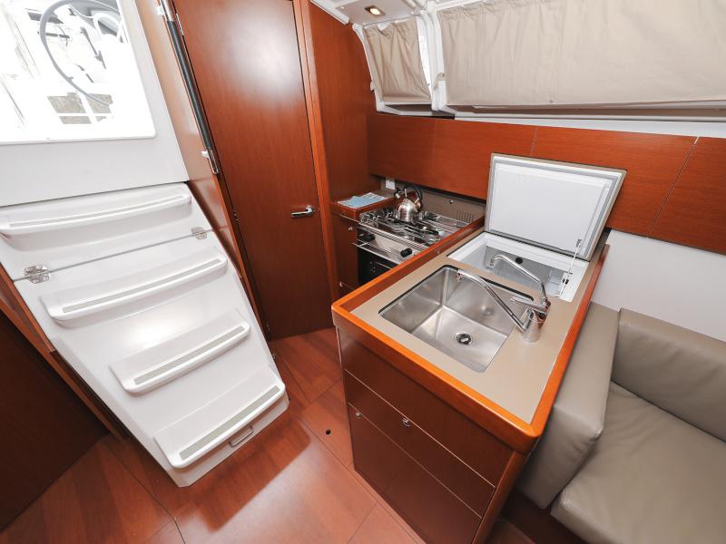 Book yachts online - sailboat - Oceanis 35.1 - IDILA  - rent