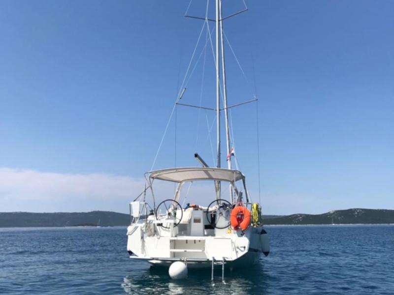 Book yachts online - sailboat - Oceanis 35.1 - IDILA  - rent