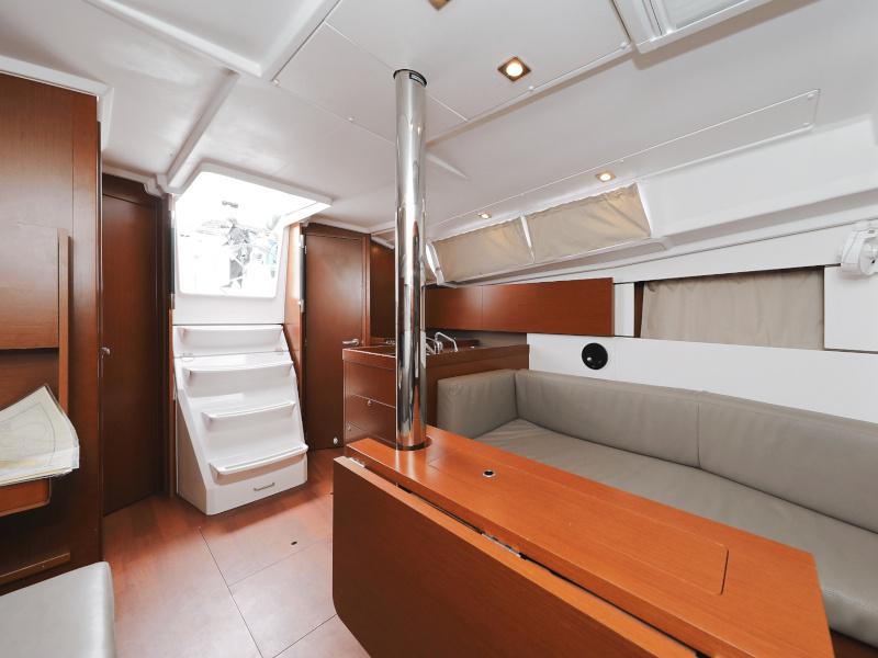 Book yachts online - sailboat - Oceanis 35.1 - IDILA  - rent