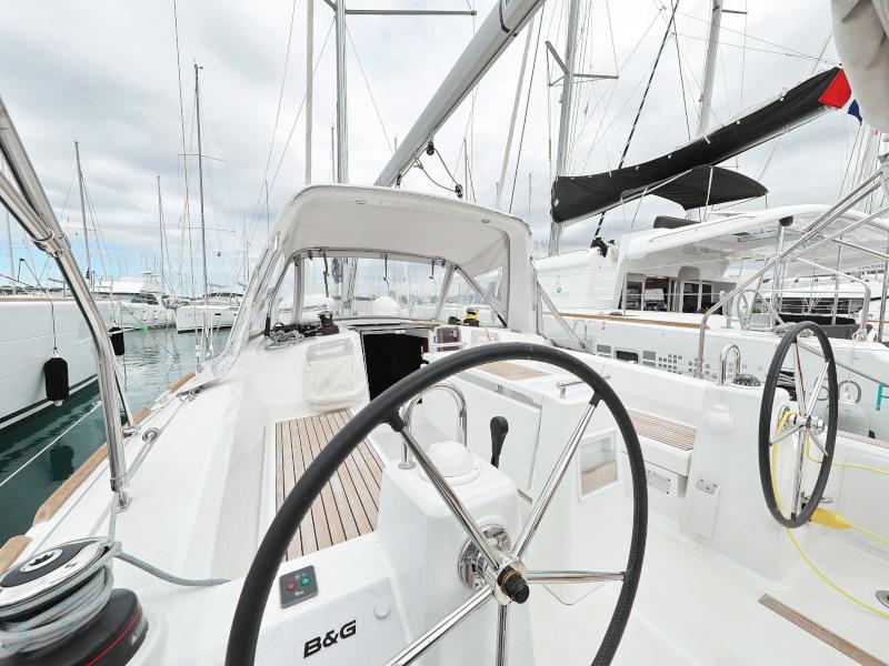 Book yachts online - sailboat - Oceanis 35.1 - IDILA  - rent