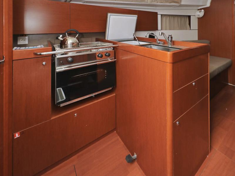 Book yachts online - sailboat - Oceanis 35.1 - IDILA  - rent