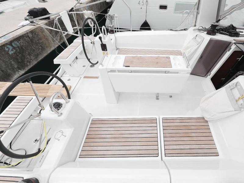 Book yachts online - sailboat - Oceanis 35.1 - IDILA  - rent