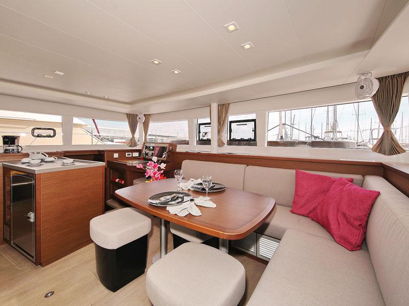 Book yachts online - catamaran - Lagoon 450 F - PARADISE Air condition salon+cabins generator watermaker - rent