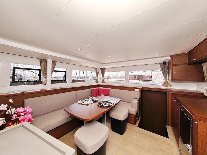 Book yachts online - catamaran - Lagoon 450 F - PARADISE Air condition salon+cabins generator watermaker - rent