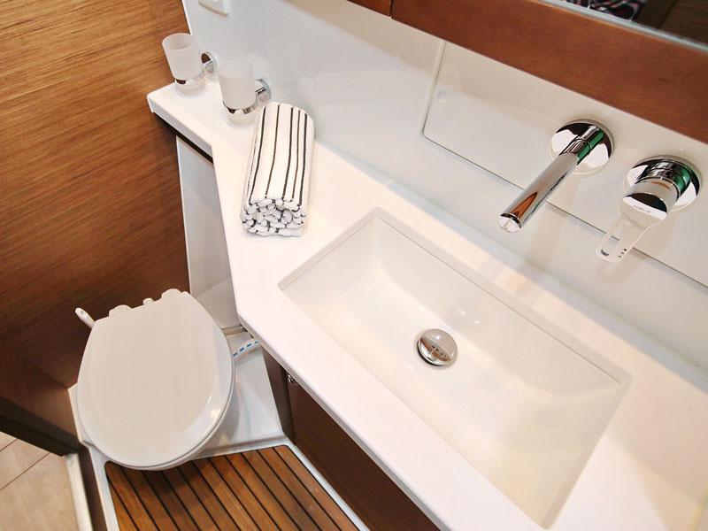 Book yachts online - catamaran - Lagoon 450 F - PARADISE Air condition salon+cabins generator watermaker - rent
