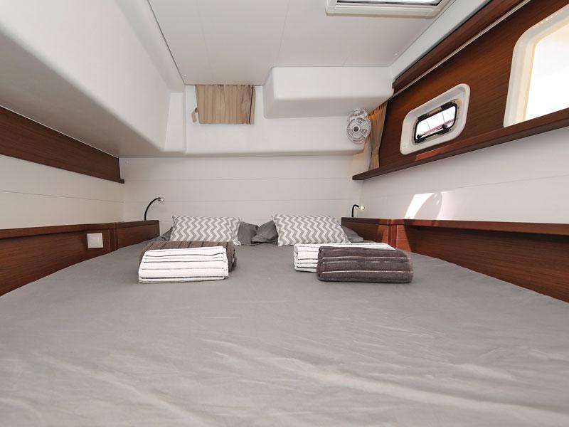 Book yachts online - catamaran - Lagoon 450 F - PARADISE Air condition salon+cabins generator watermaker - rent