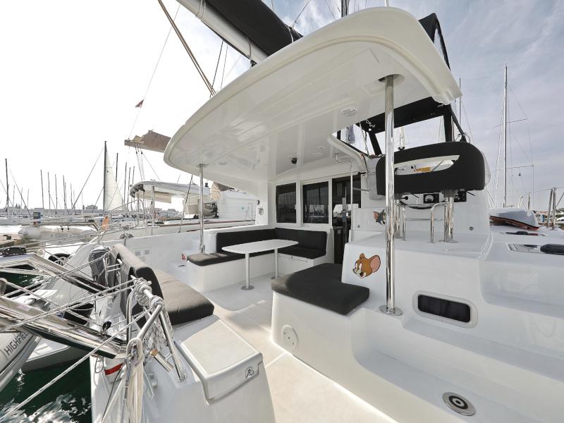 Book yachts online - catamaran - Lagoon 40 - TOM &amp; JERRY - rent