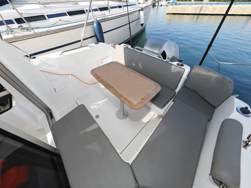 Book yachts online - motorboat - Antares 8 - BELECA - rent