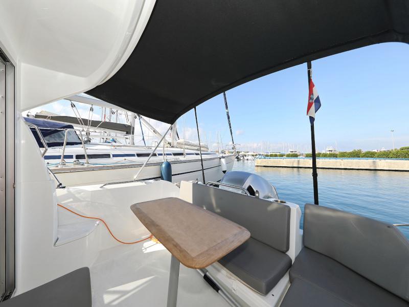 Book yachts online - motorboat - Antares 8 - BELECA - rent