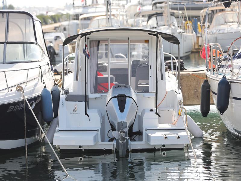 Book yachts online - motorboat - Antares 8 - BELECA - rent