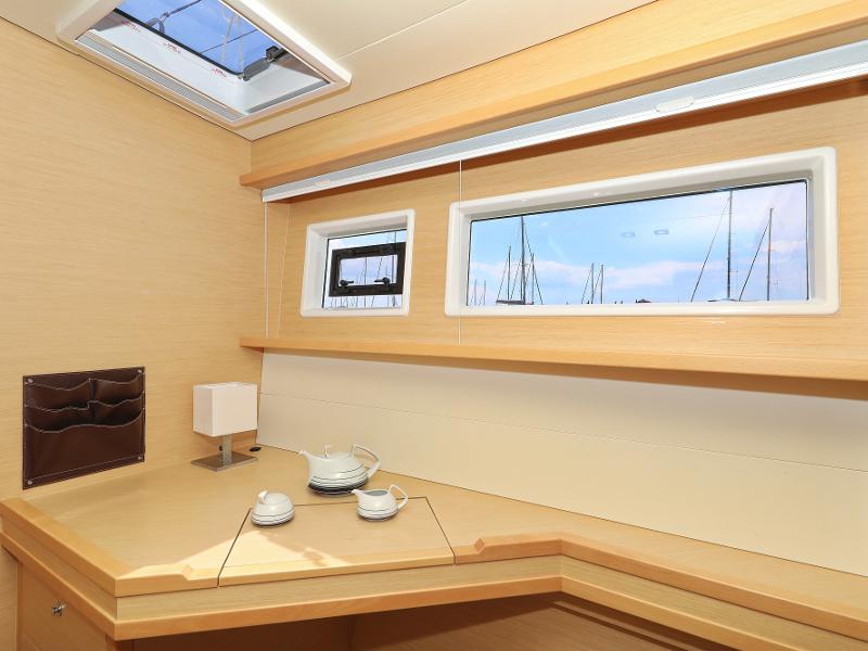 Book yachts online - catamaran - Lagoon 52 - SEA DWELLER (ex.TEQUILA SUNRISE) AC Generator Watermaker - rent