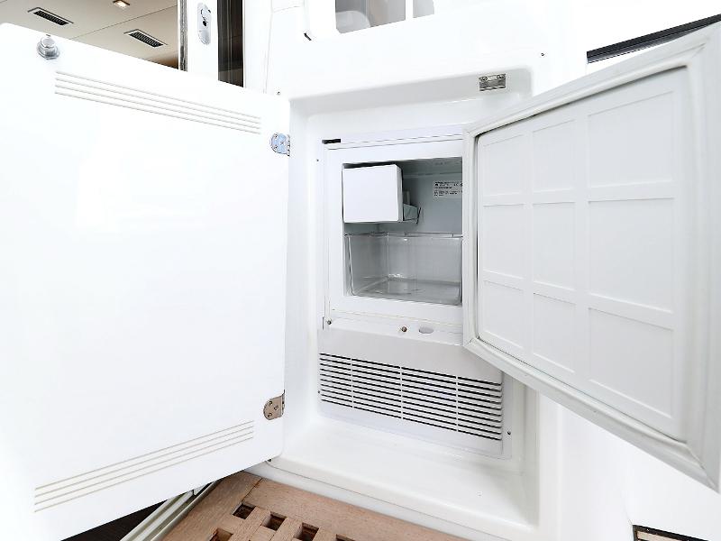 Book yachts online - catamaran - Lagoon 52 - SEA DWELLER (ex.TEQUILA SUNRISE) AC Generator Watermaker - rent