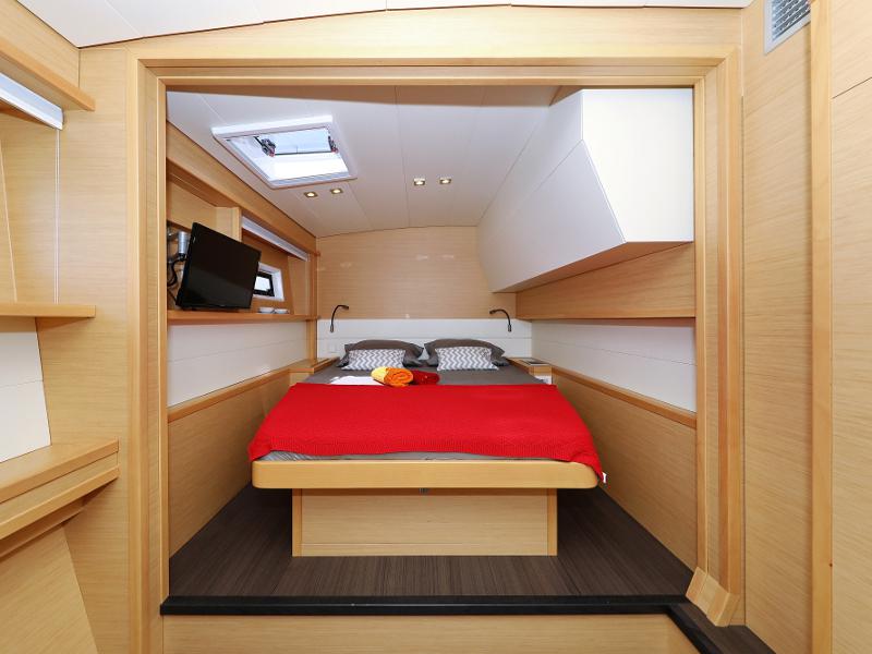 Book yachts online - catamaran - Lagoon 52 - SEA DWELLER (ex.TEQUILA SUNRISE) AC Generator Watermaker - rent