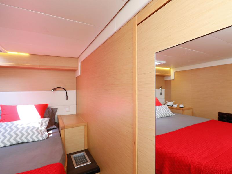 Book yachts online - catamaran - Lagoon 52 - SEA DWELLER (ex.TEQUILA SUNRISE) AC Generator Watermaker - rent