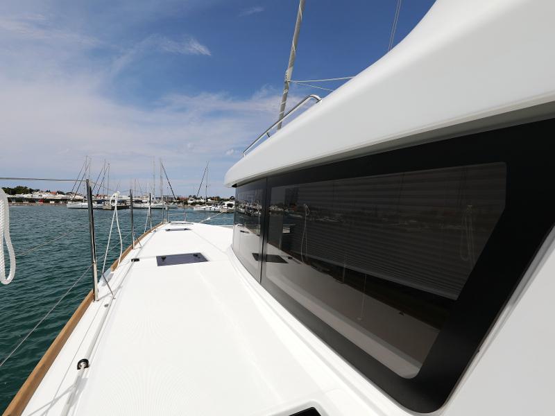 Book yachts online - catamaran - Lagoon 52 - SEA DWELLER (ex.TEQUILA SUNRISE) AC Generator Watermaker - rent