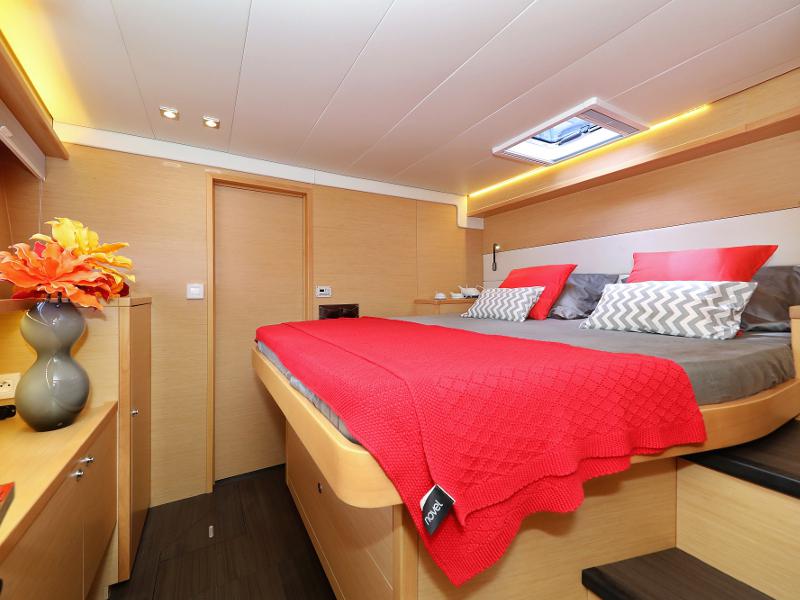 Book yachts online - catamaran - Lagoon 52 - SEA DWELLER (ex.TEQUILA SUNRISE) AC Generator Watermaker - rent