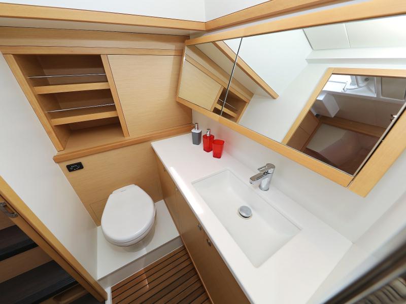 Book yachts online - catamaran - Lagoon 52 - SEA DWELLER (ex.TEQUILA SUNRISE) AC Generator Watermaker - rent
