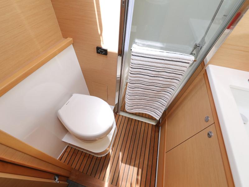 Book yachts online - catamaran - Lagoon 52 - SEA DWELLER (ex.TEQUILA SUNRISE) AC Generator Watermaker - rent