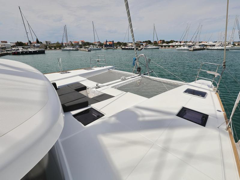 Book yachts online - catamaran - Lagoon 52 - SEA DWELLER (ex.TEQUILA SUNRISE) AC Generator Watermaker - rent