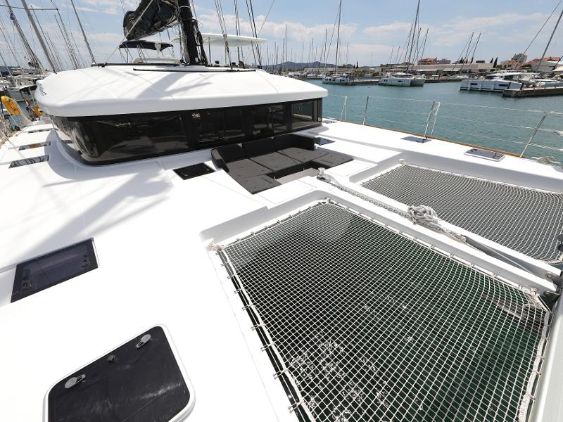Book yachts online - catamaran - Lagoon 52 - SEA DWELLER (ex.TEQUILA SUNRISE) AC Generator Watermaker - rent