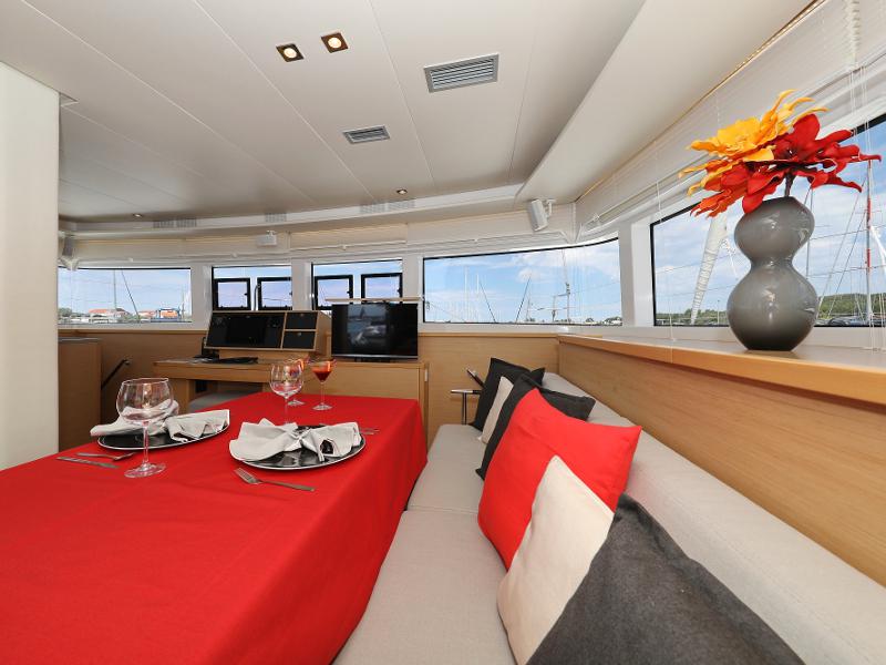 Book yachts online - catamaran - Lagoon 52 - SEA DWELLER (ex.TEQUILA SUNRISE) AC Generator Watermaker - rent