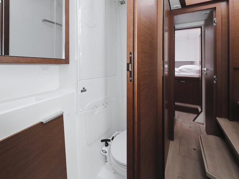 Book yachts online - catamaran - Lagoon 40 - NINA I AC salon + generator - rent