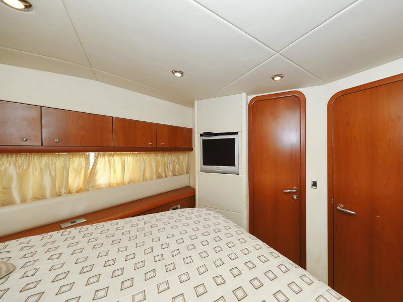 Book yachts online - motorboat - Sunseeker Manhattan 50 - FOREVER MAJA - rent