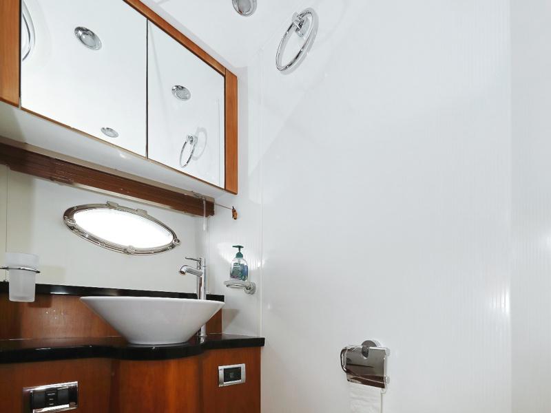 Book yachts online - motorboat - Sunseeker Manhattan 50 - FOREVER MAJA - rent