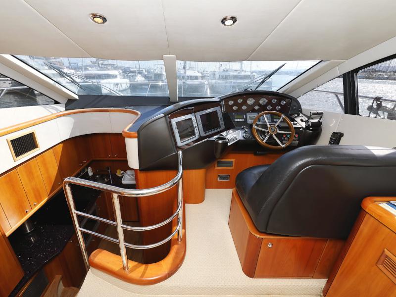 Book yachts online - motorboat - Sunseeker Manhattan 50 - FOREVER MAJA - rent
