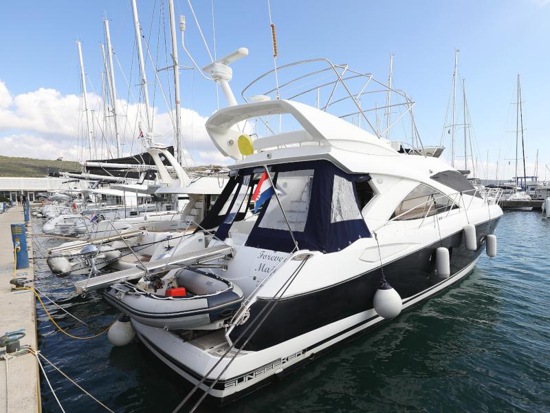 Book yachts online - motorboat - Sunseeker Manhattan 50 - FOREVER MAJA - rent