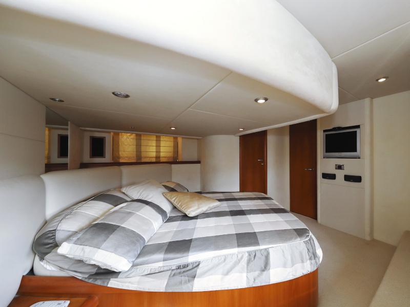 Book yachts online - motorboat - Sunseeker Manhattan 50 - FOREVER MAJA - rent