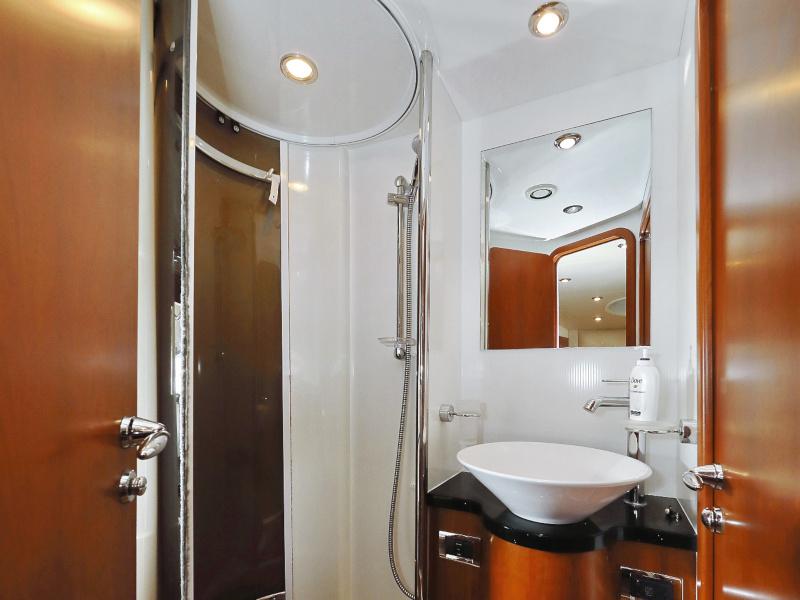 Book yachts online - motorboat - Sunseeker Manhattan 50 - FOREVER MAJA - rent