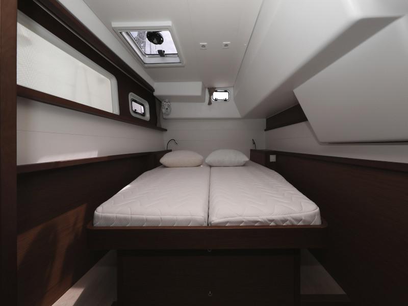 Book yachts online - catamaran - Lagoon 450 - OASIS Air Condition in salon Generator Watermaker - rent