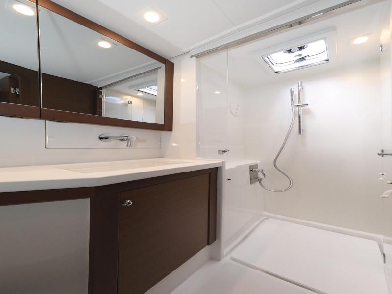 Book yachts online - catamaran - Lagoon 450 - OASIS Air Condition in salon Generator Watermaker - rent