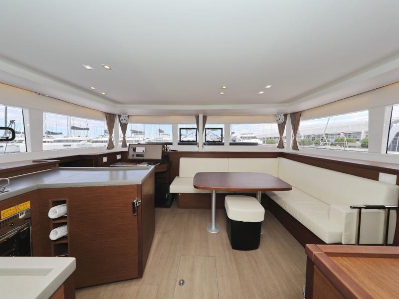 Book yachts online - catamaran - Lagoon 450 - OASIS Air Condition in salon Generator Watermaker - rent