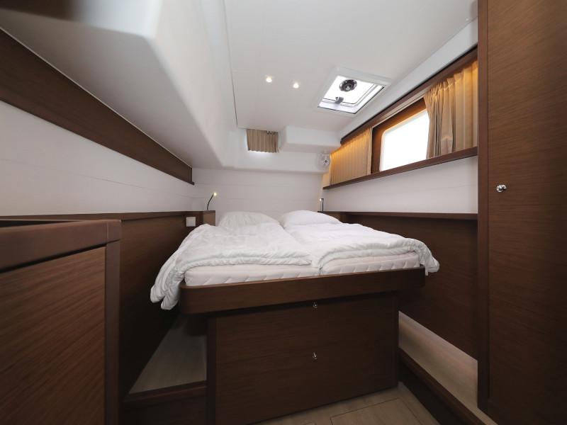 Book yachts online - catamaran - Lagoon 450 - OASIS Air Condition in salon Generator Watermaker - rent