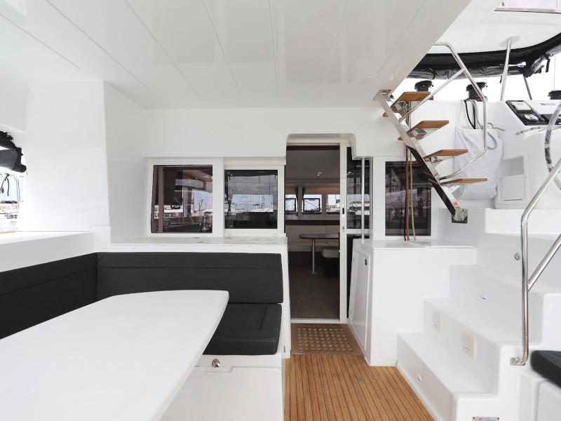 Book yachts online - catamaran - Lagoon 450 - OASIS Air Condition in salon Generator Watermaker - rent