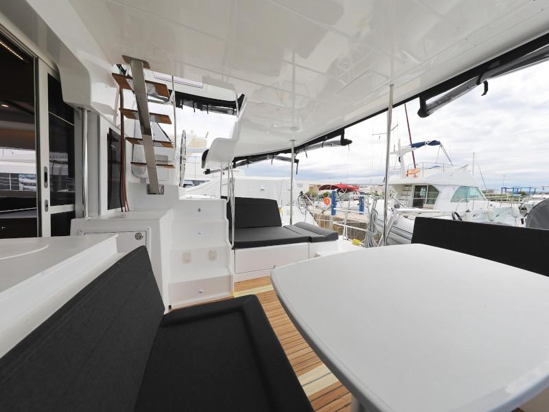 Book yachts online - catamaran - Lagoon 450 - OASIS Air Condition in salon Generator Watermaker - rent